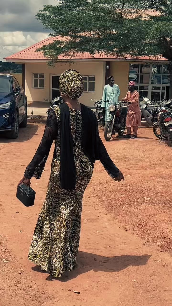 @Ayomide 🌺🦋🥳