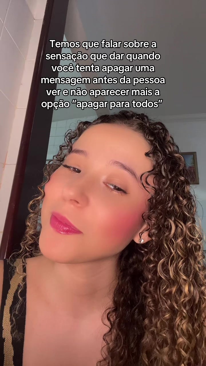 @larissathayná
