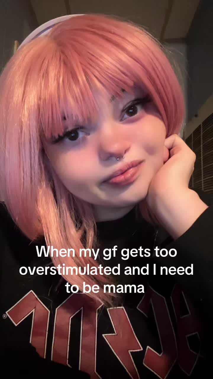 @Professional Canadian Egirl💕