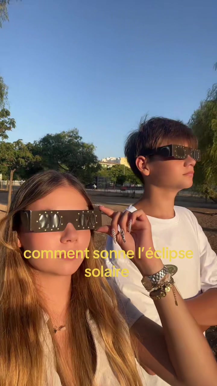 @✯
