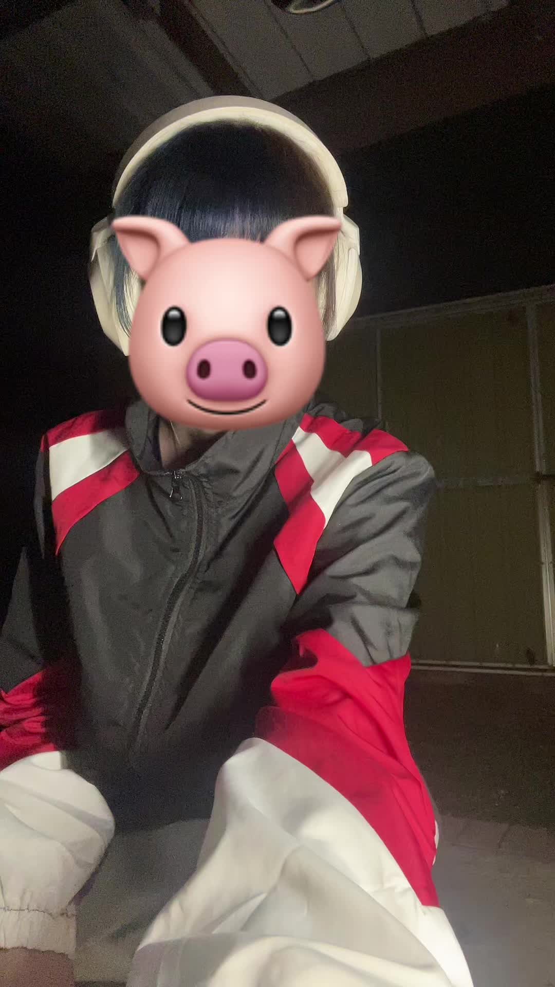 @s7y33