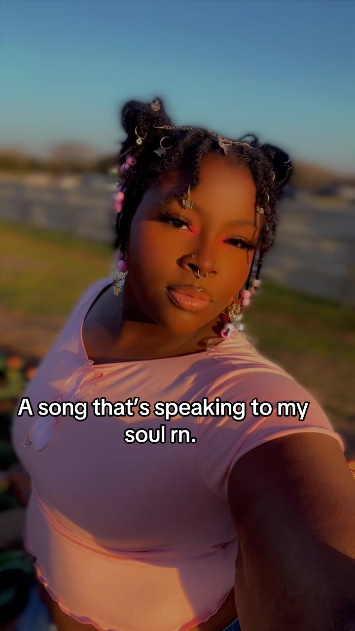 @#AmorSlays 🥶