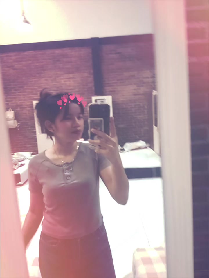 @v12a🦋