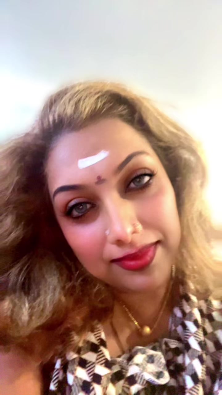 @Shobananava🇨🇦🇱🇰🇸🇬🇳🇬