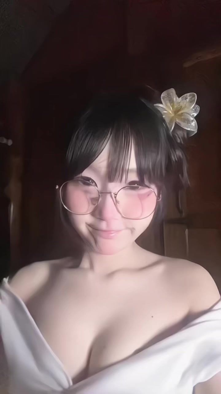 @Kanyarattweetie