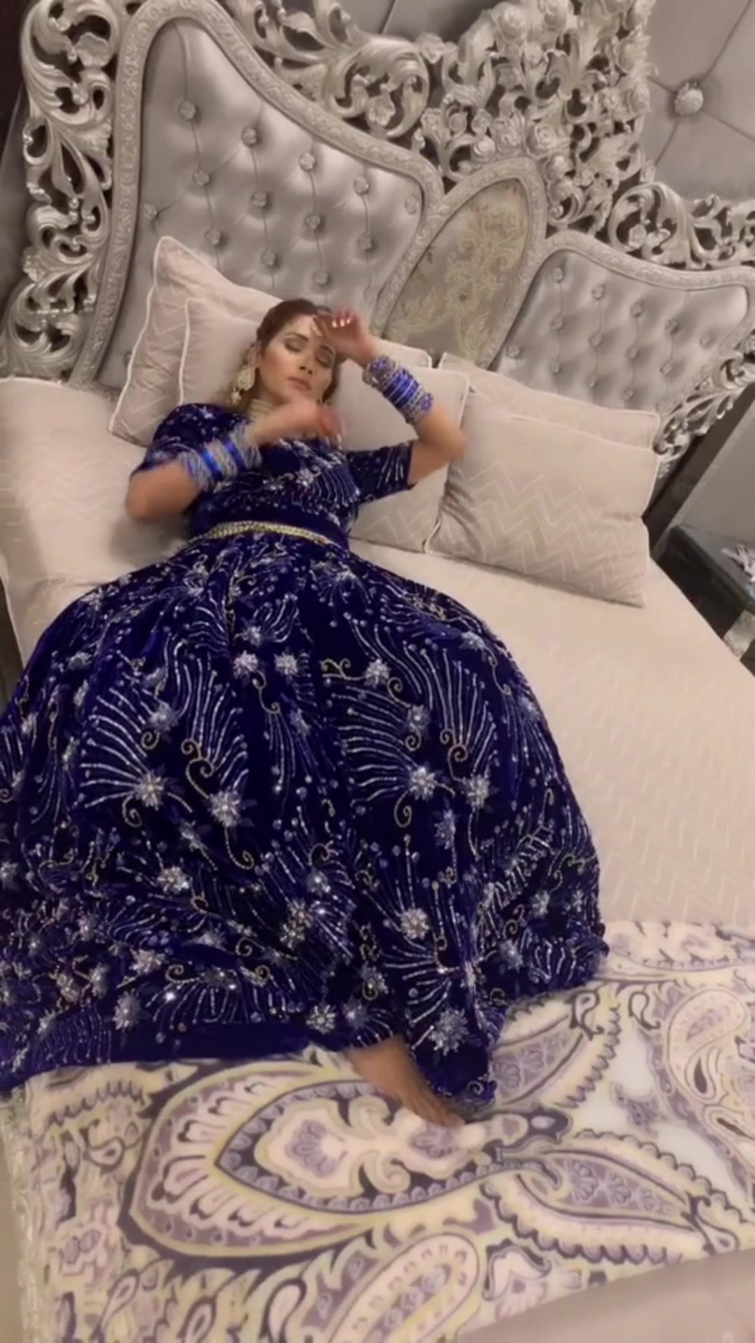 @Zara Malik 2244