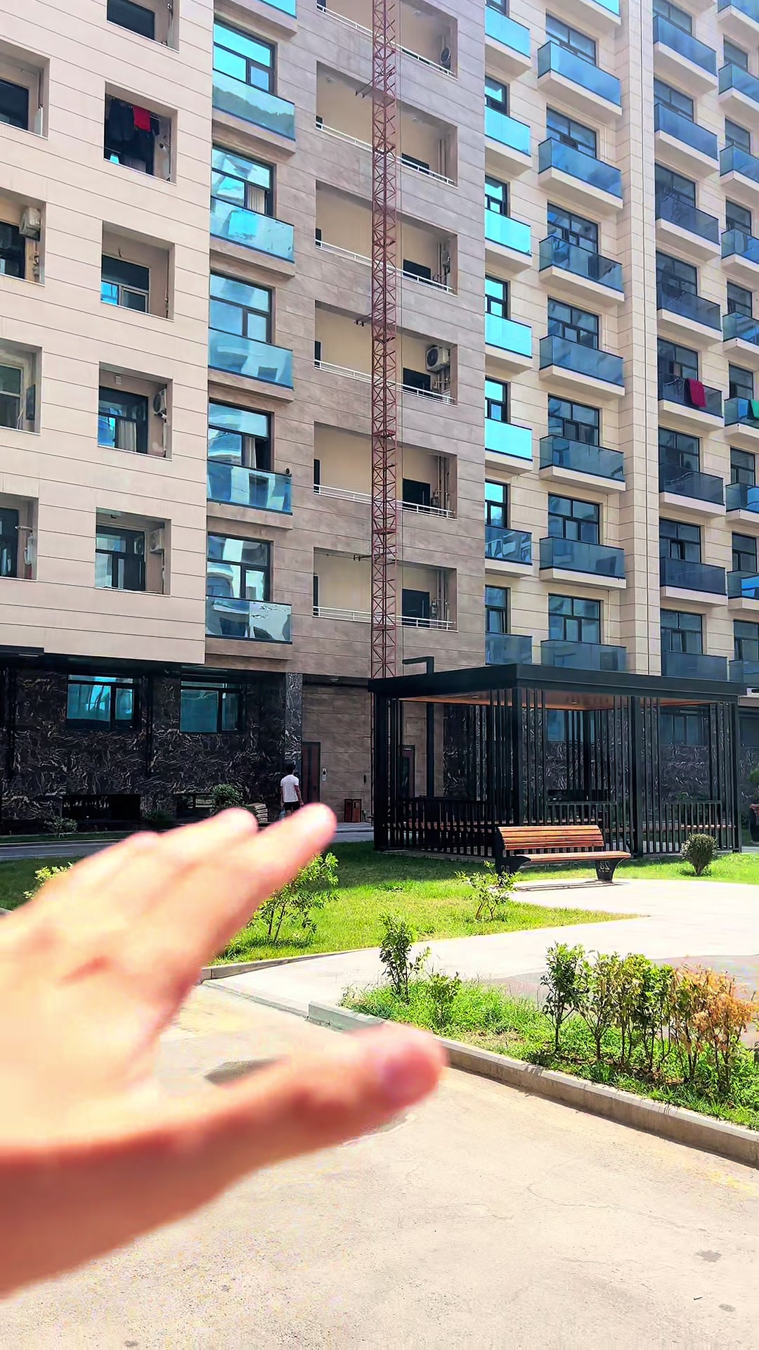 @emlak_fm_R&ouml;vşən