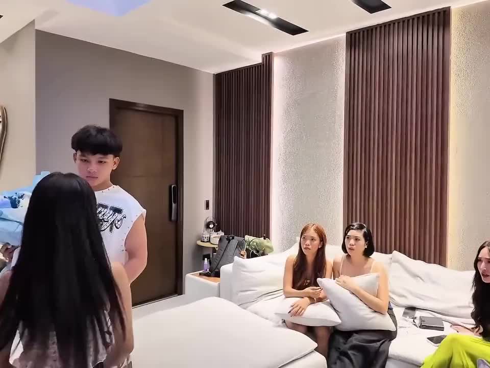 @tienleef1pdp8