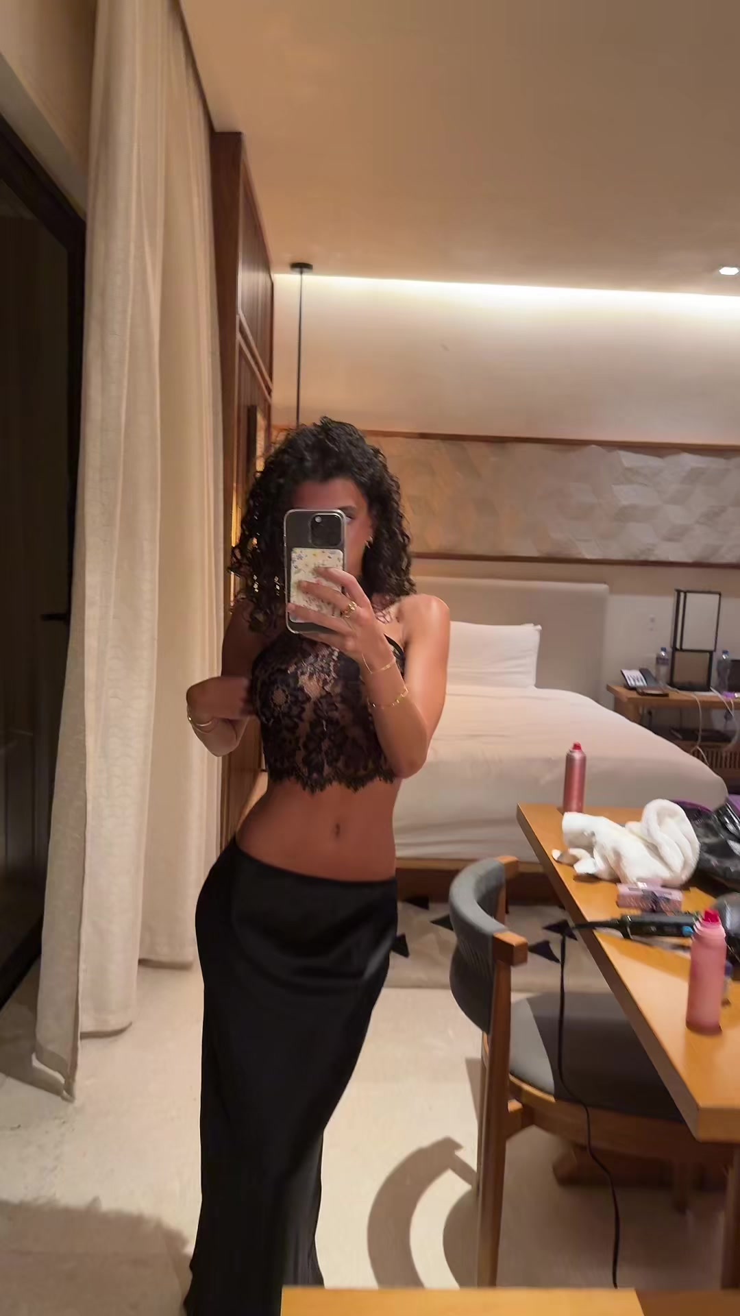 @Lanabaass