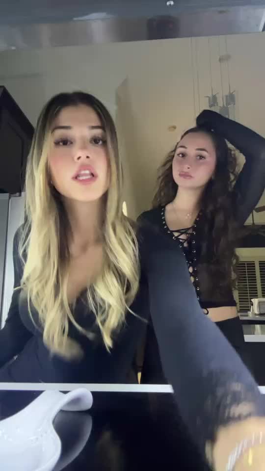 @kayla🦊