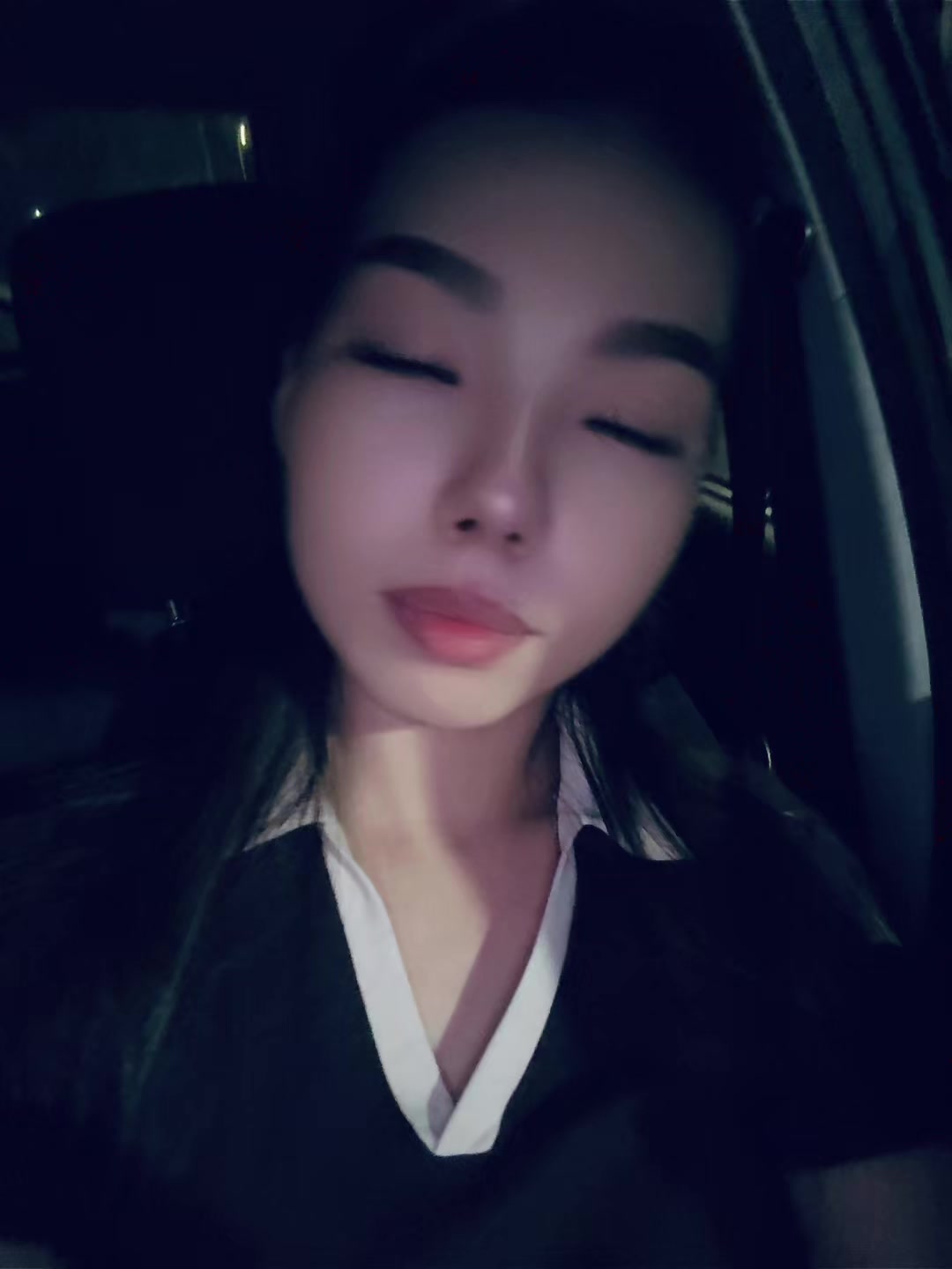 @Anelyaa