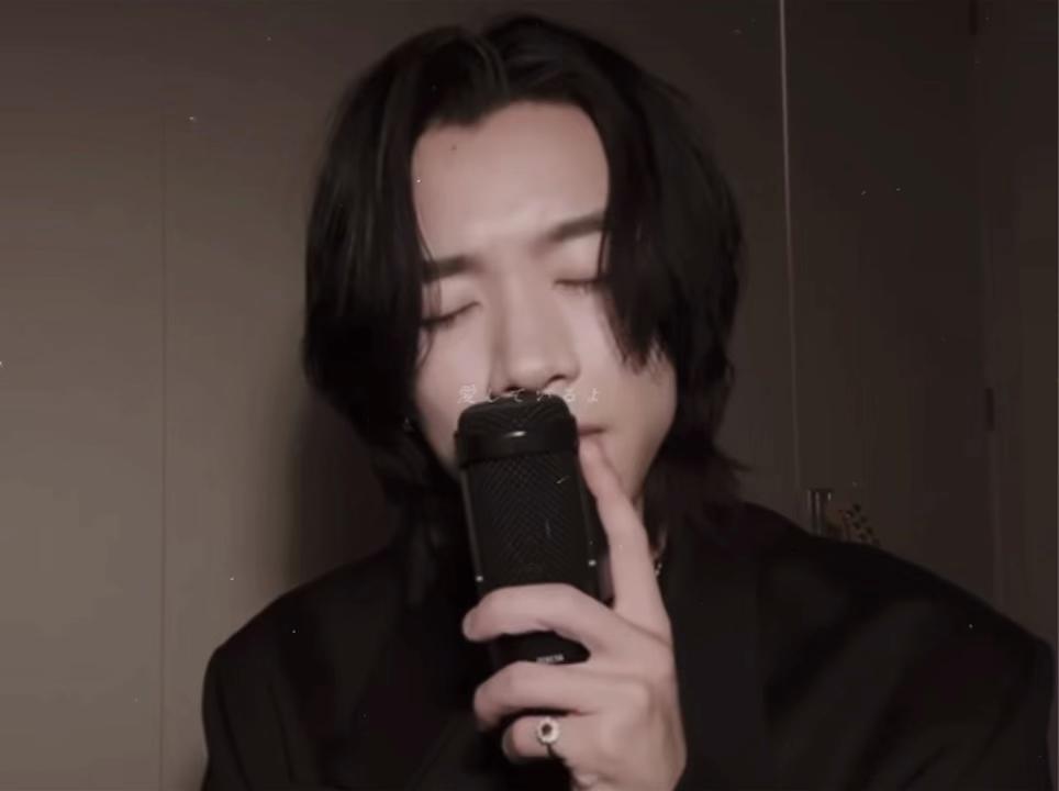 @ひ よ り .