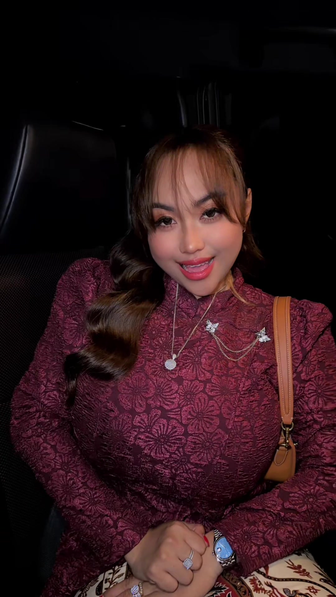 @woshella