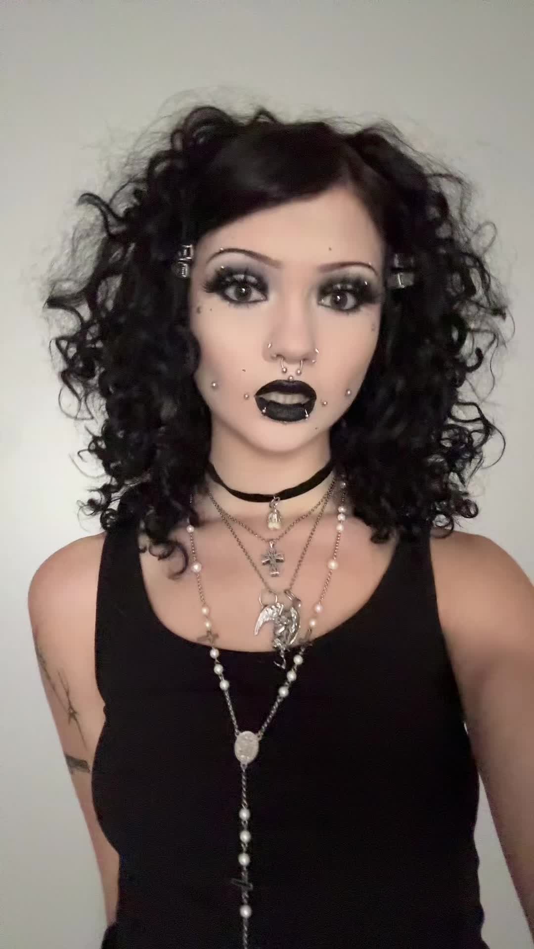 @miss.porcelain_