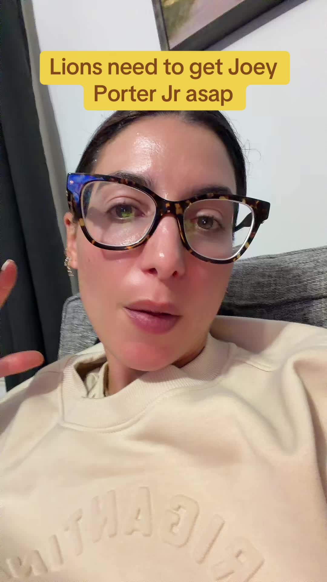 @adriannaiafolla