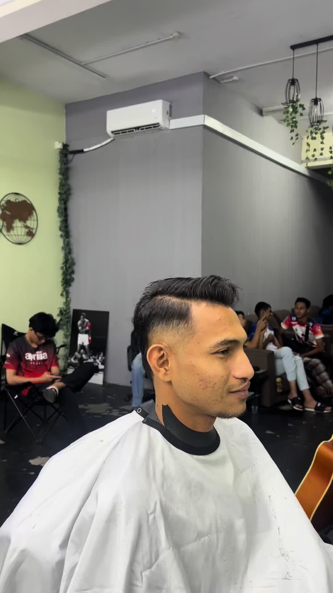 @YUM’S BARBERSHOP