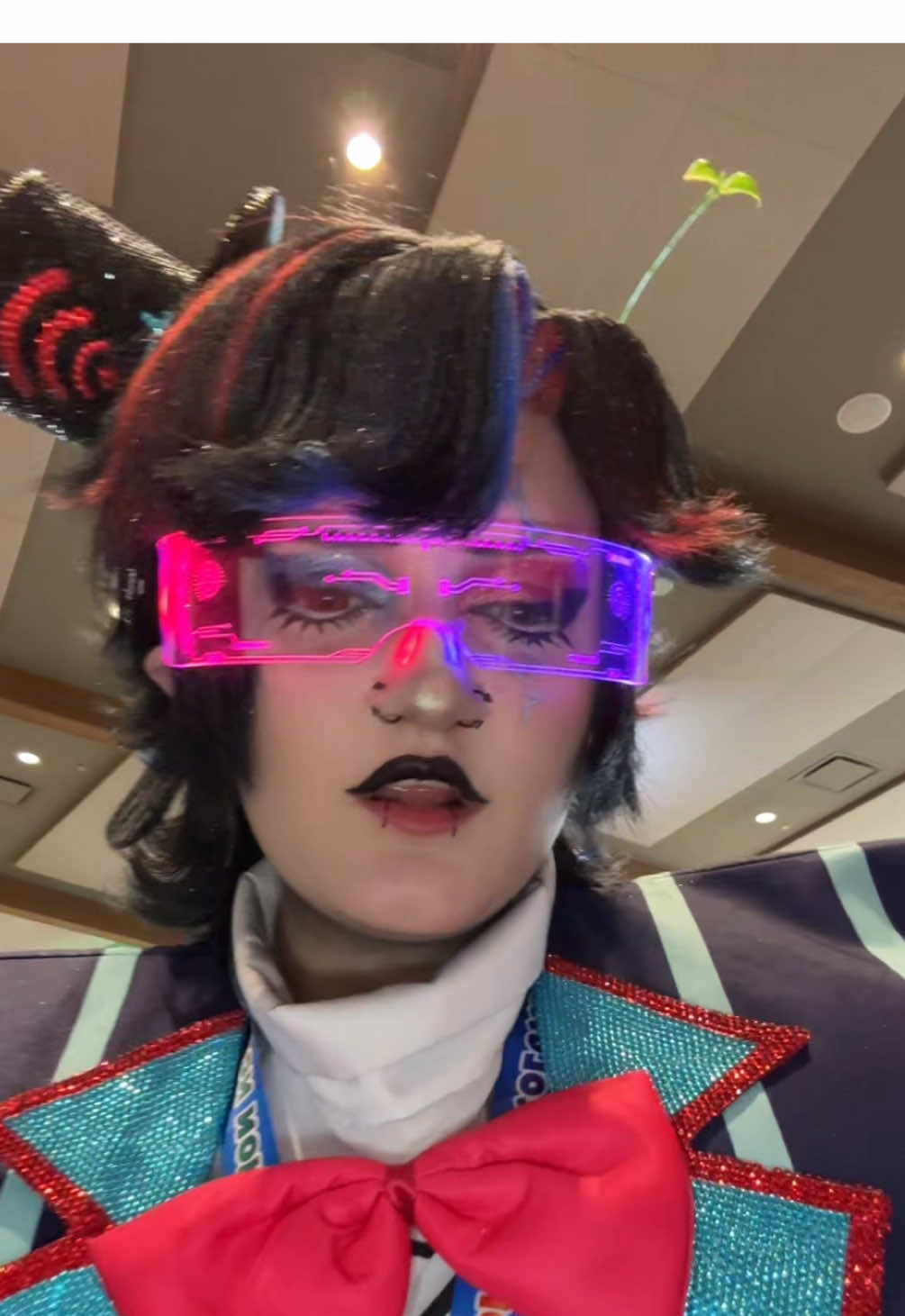 @·༻🕸️•-𝔾𝕝𝕚𝕥𝕔𝕙-•🕸️༺·
