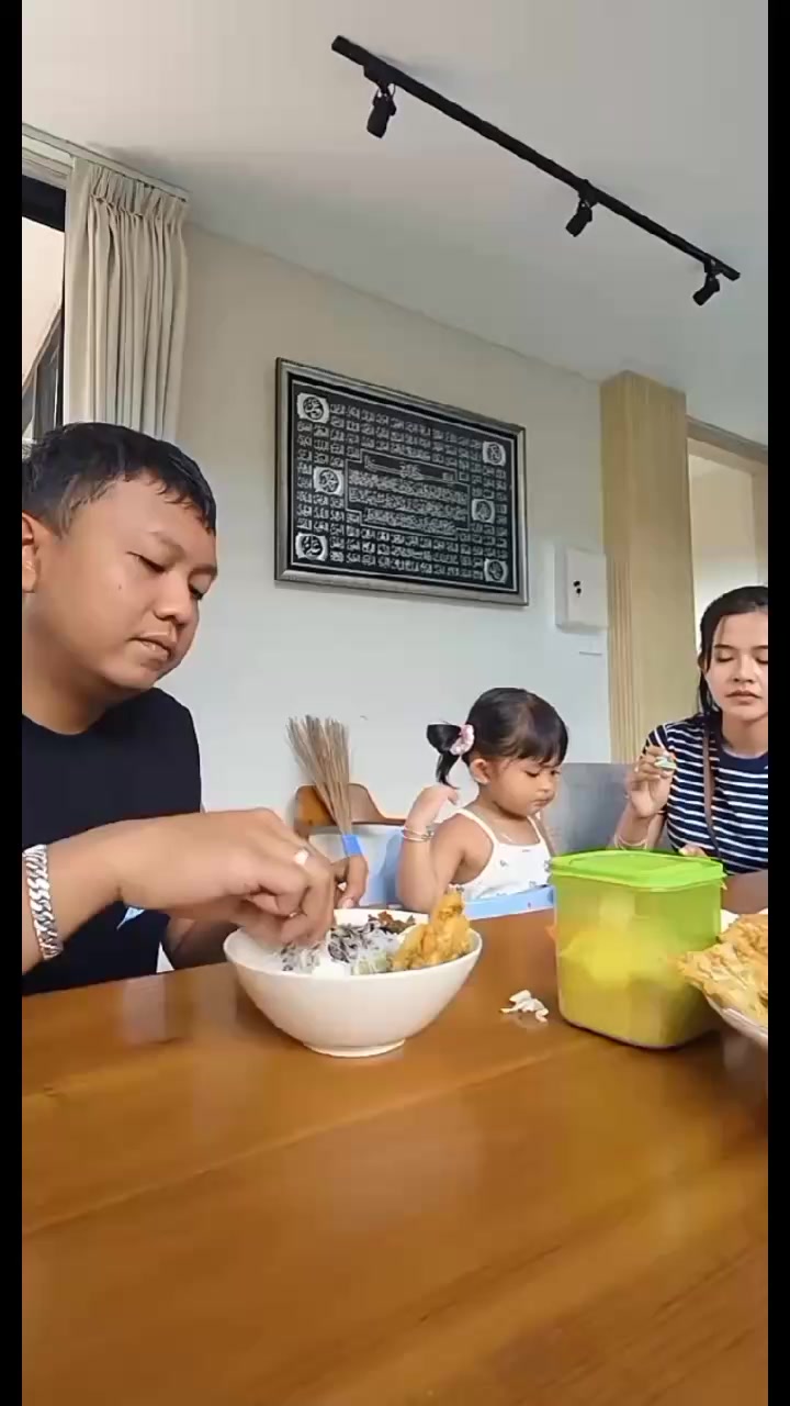 @๐ถ๐๐๐ ๐ช๐๐๐
๐๐ง๐ป