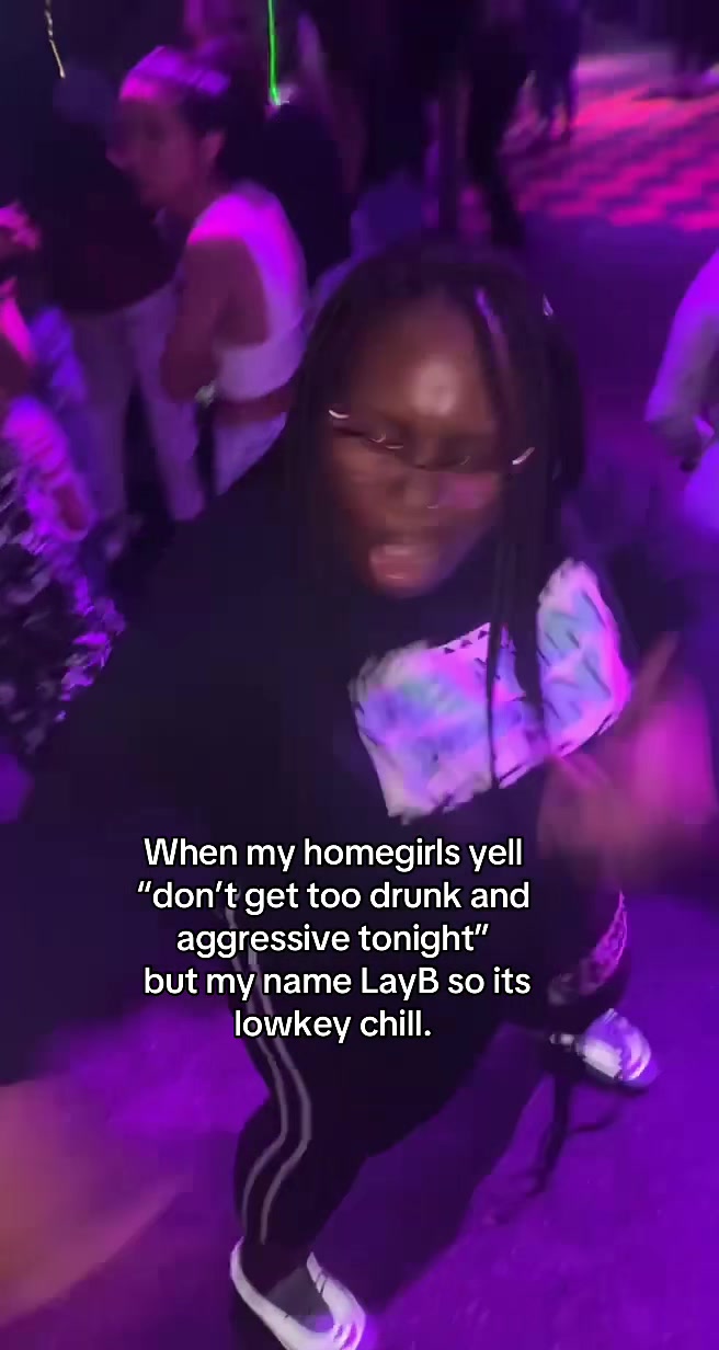 @Lay B ᥫ᭡