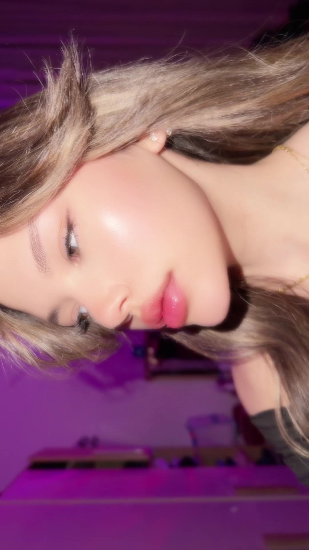 @tinahelou_