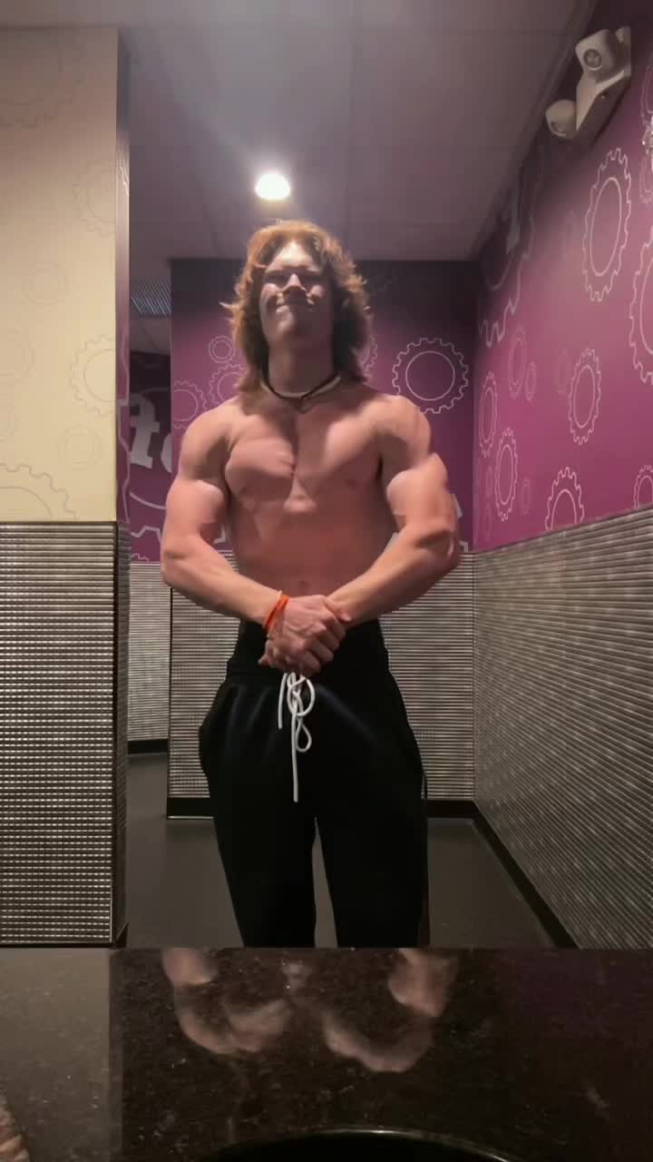 @￴