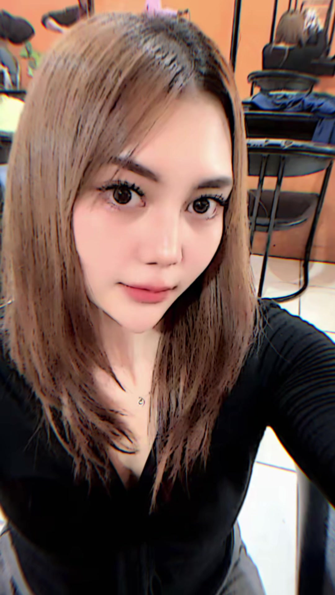 @Bella