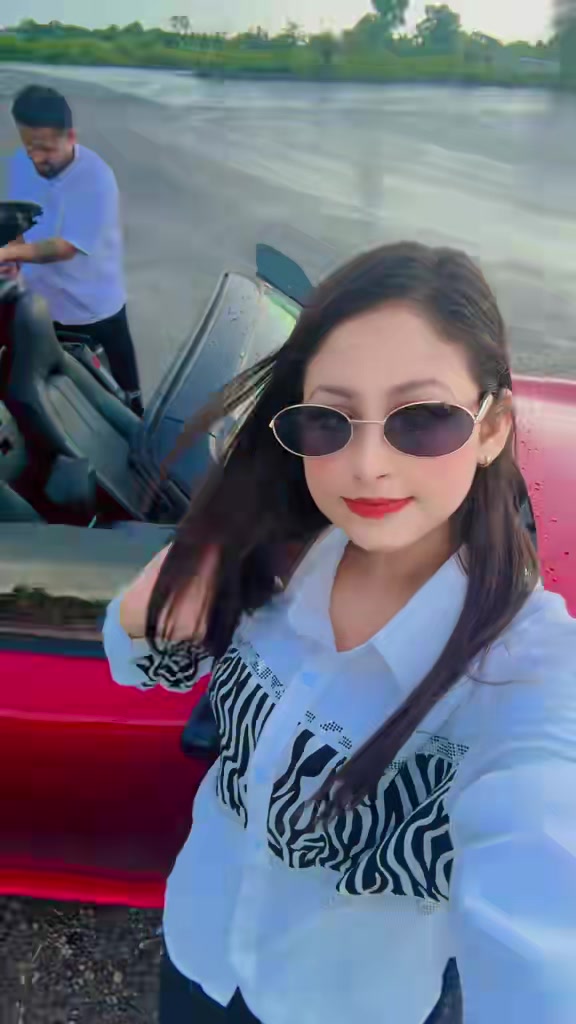 @🦋Moon Mehraj👸🦋
