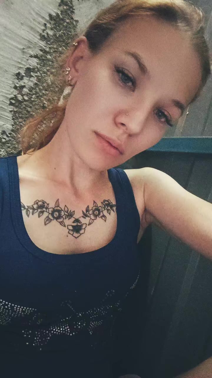 @Анюта😘