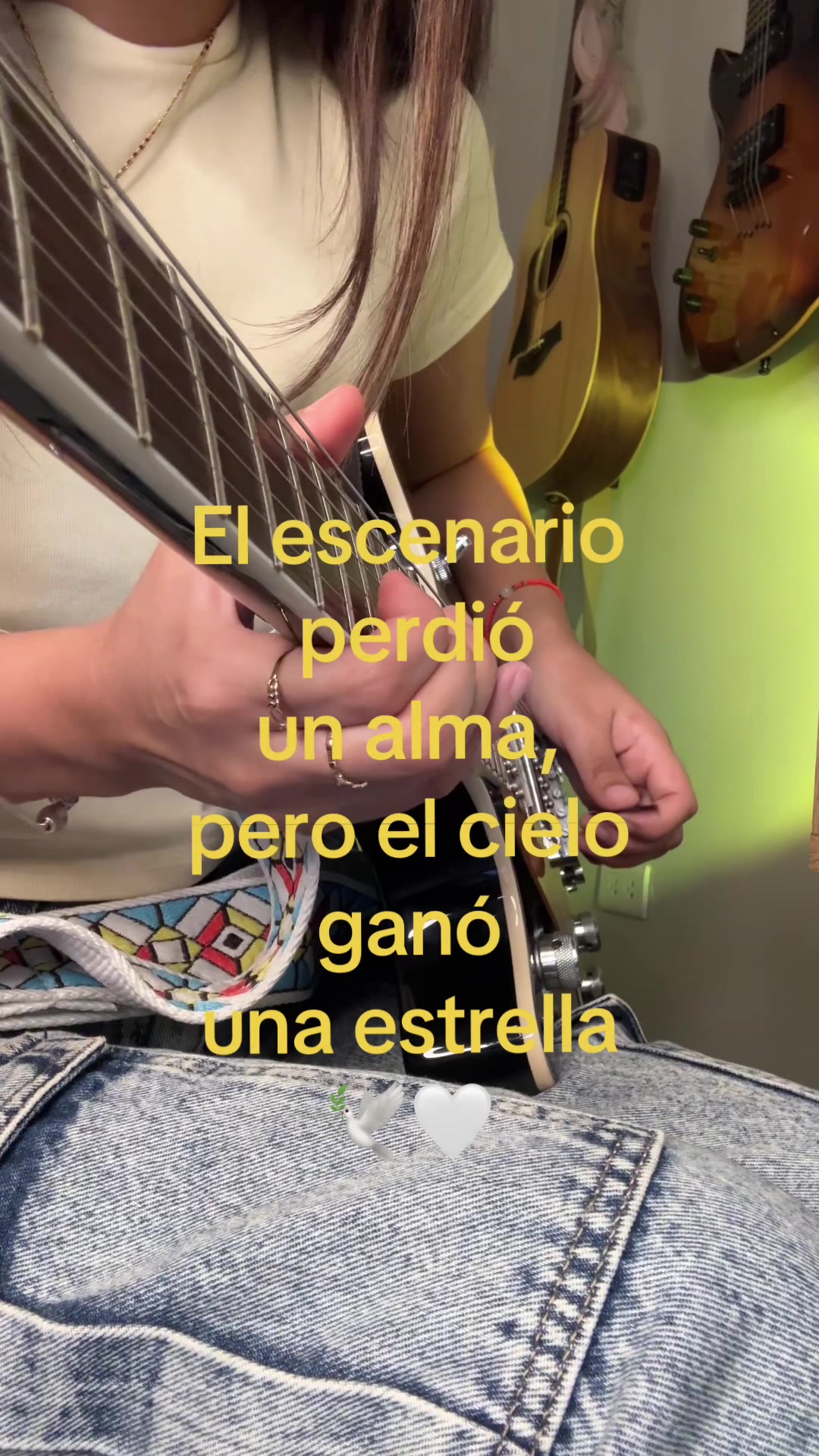 @Camila Alanis