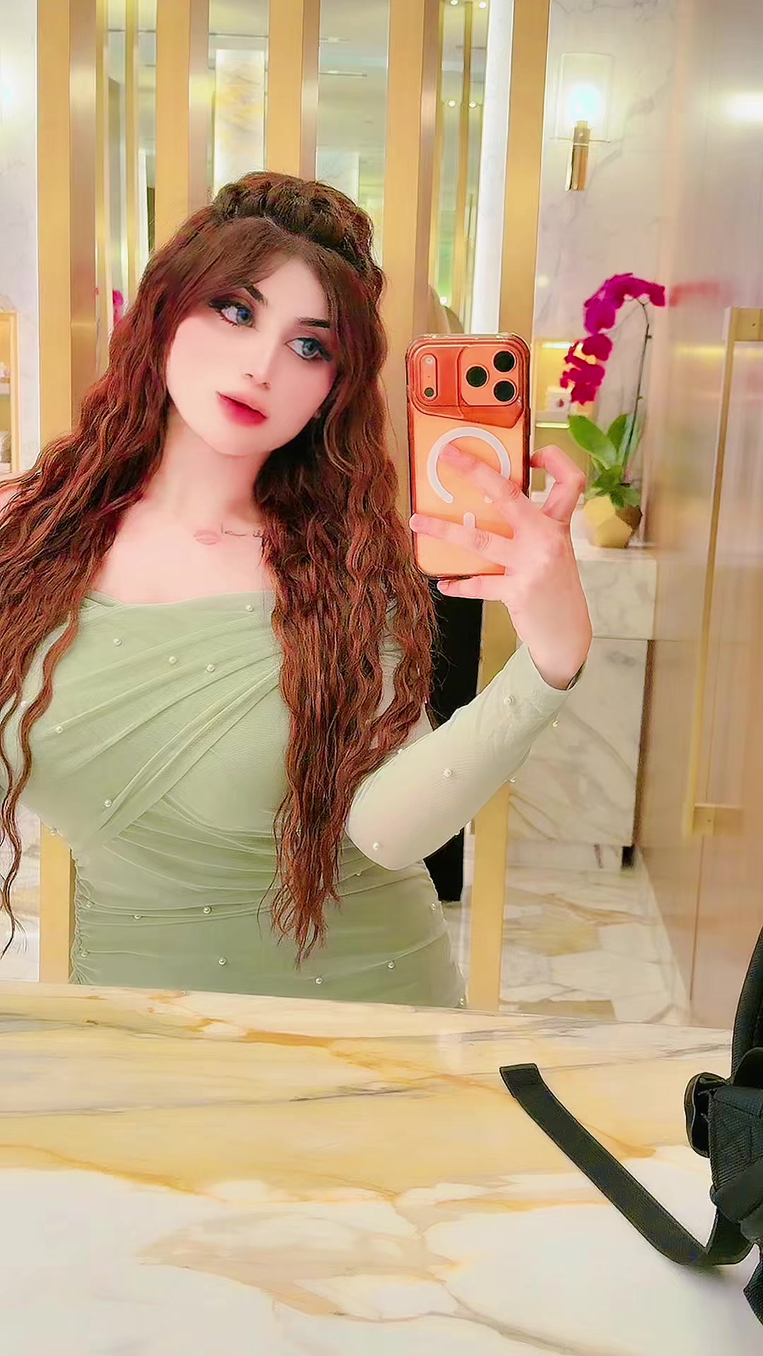 @🇦🇪𝙈𝙖𝙃𝙞𝙧𝘼 (ماہی)🌸