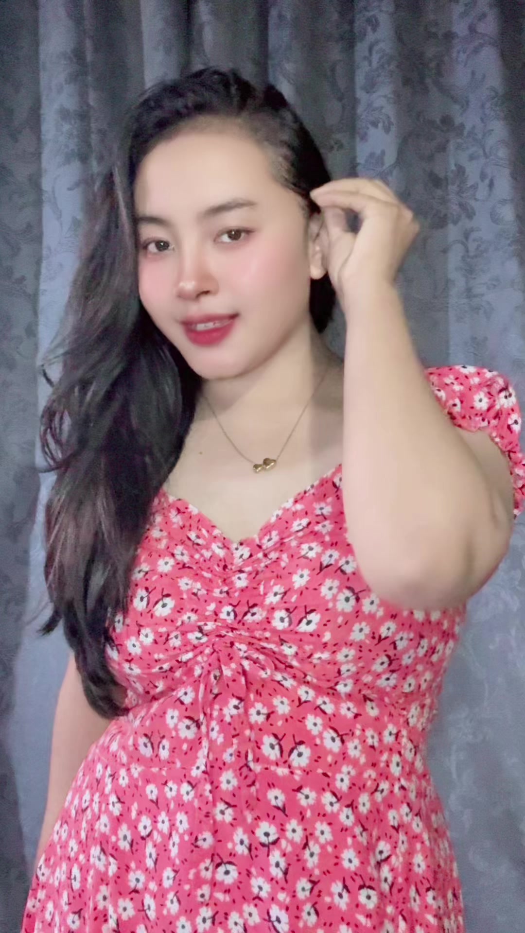 @Tania_