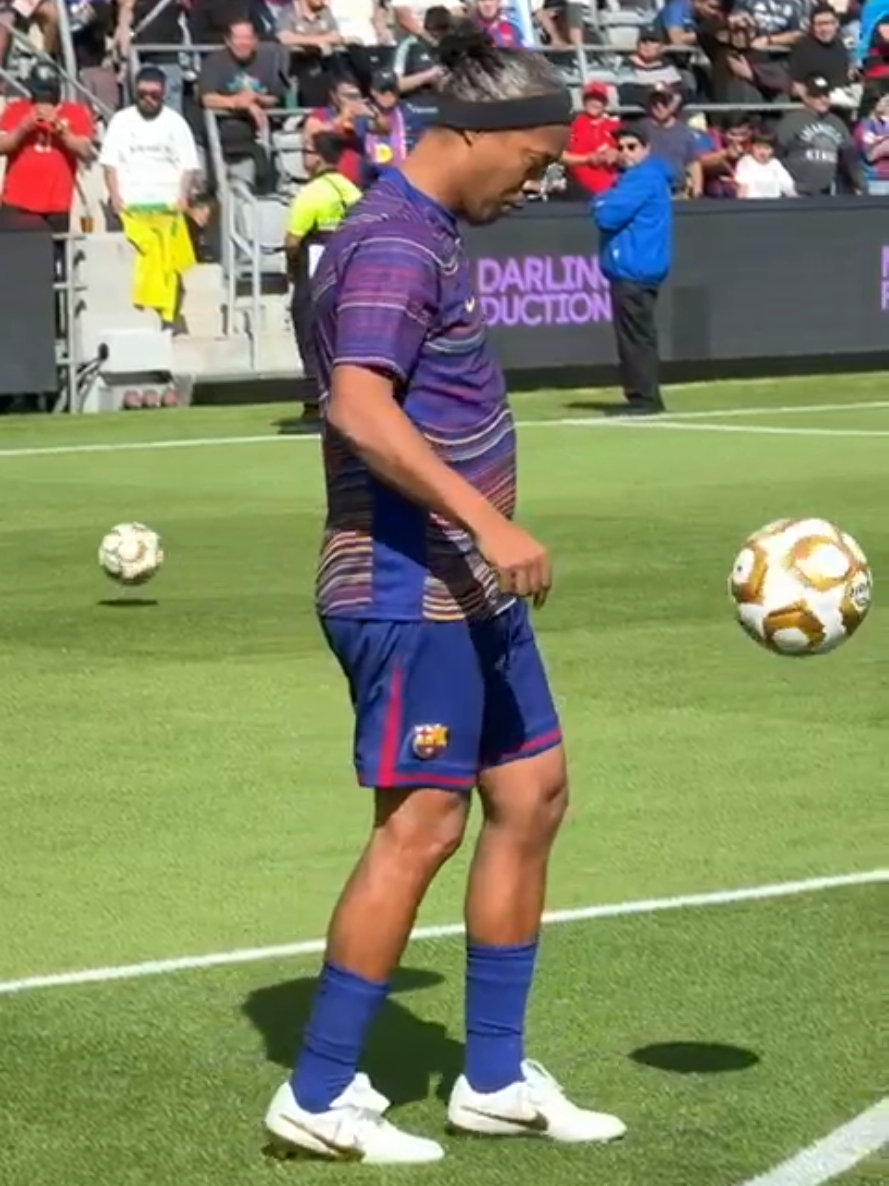 @Ronaldinho