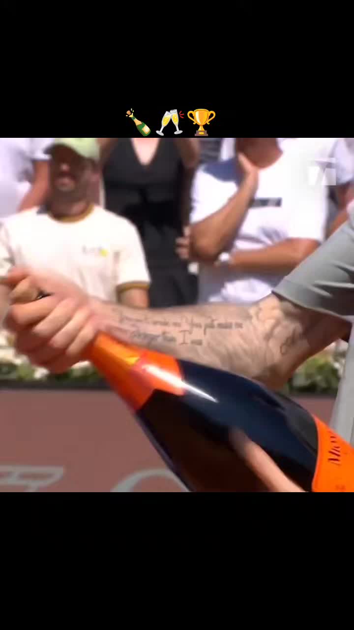 @...C'estTennis
