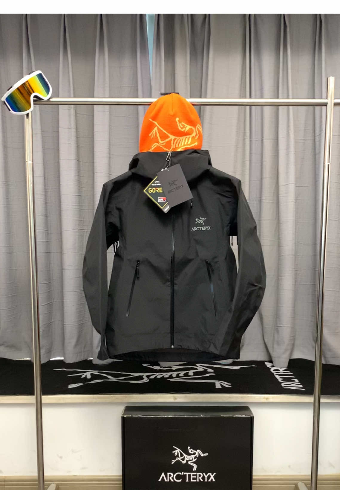 @skiingjacket