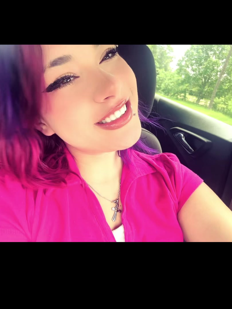 @noqueenjsgoddess