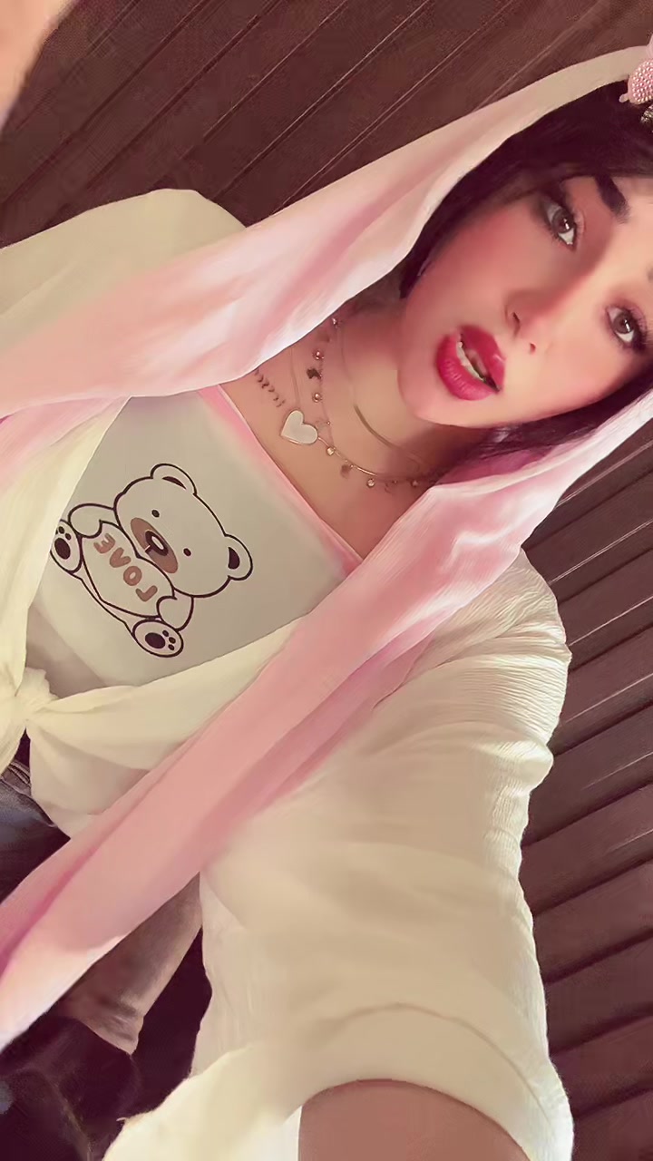@AMiRA 🦋🌹