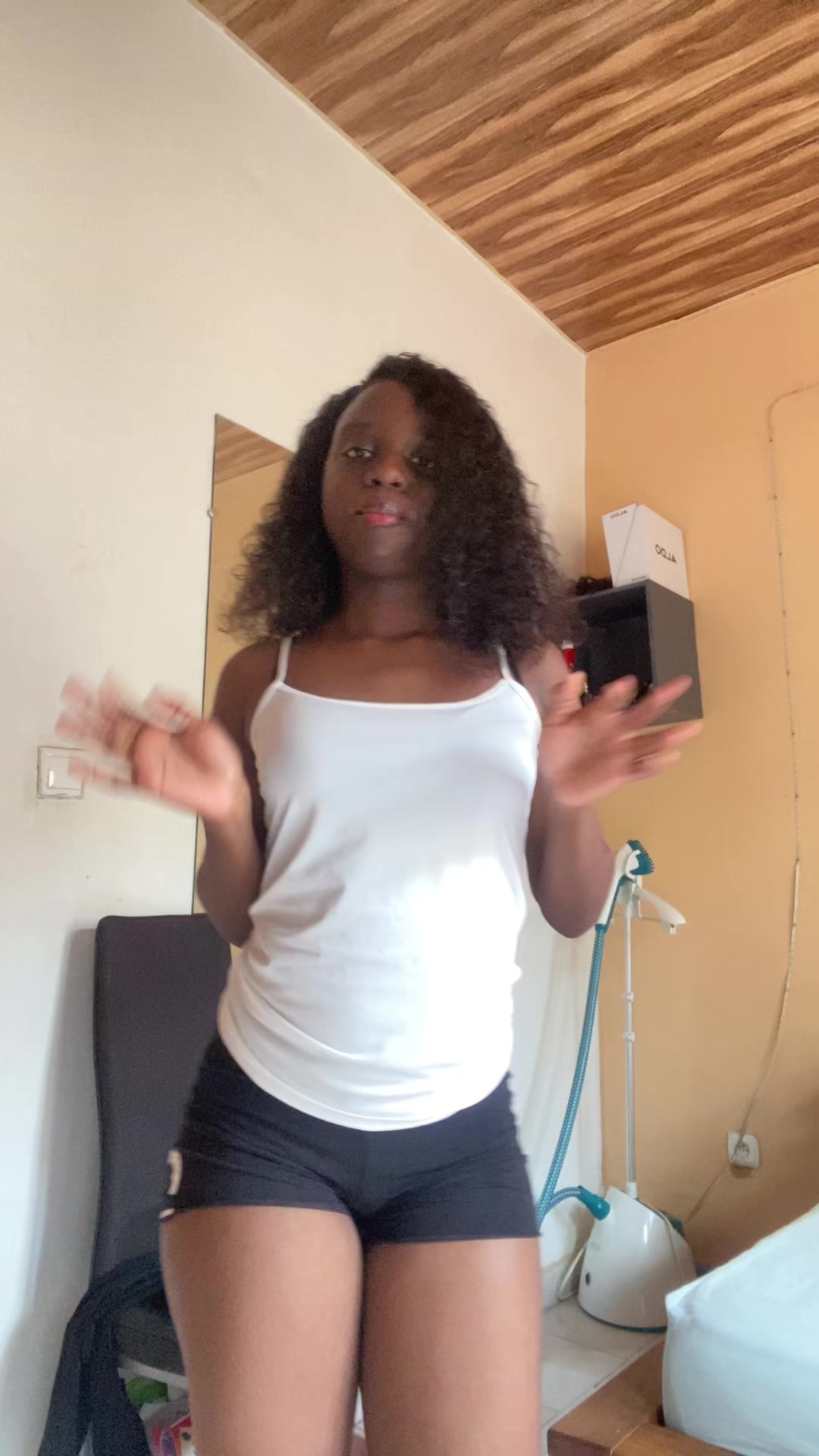 @Lhynn