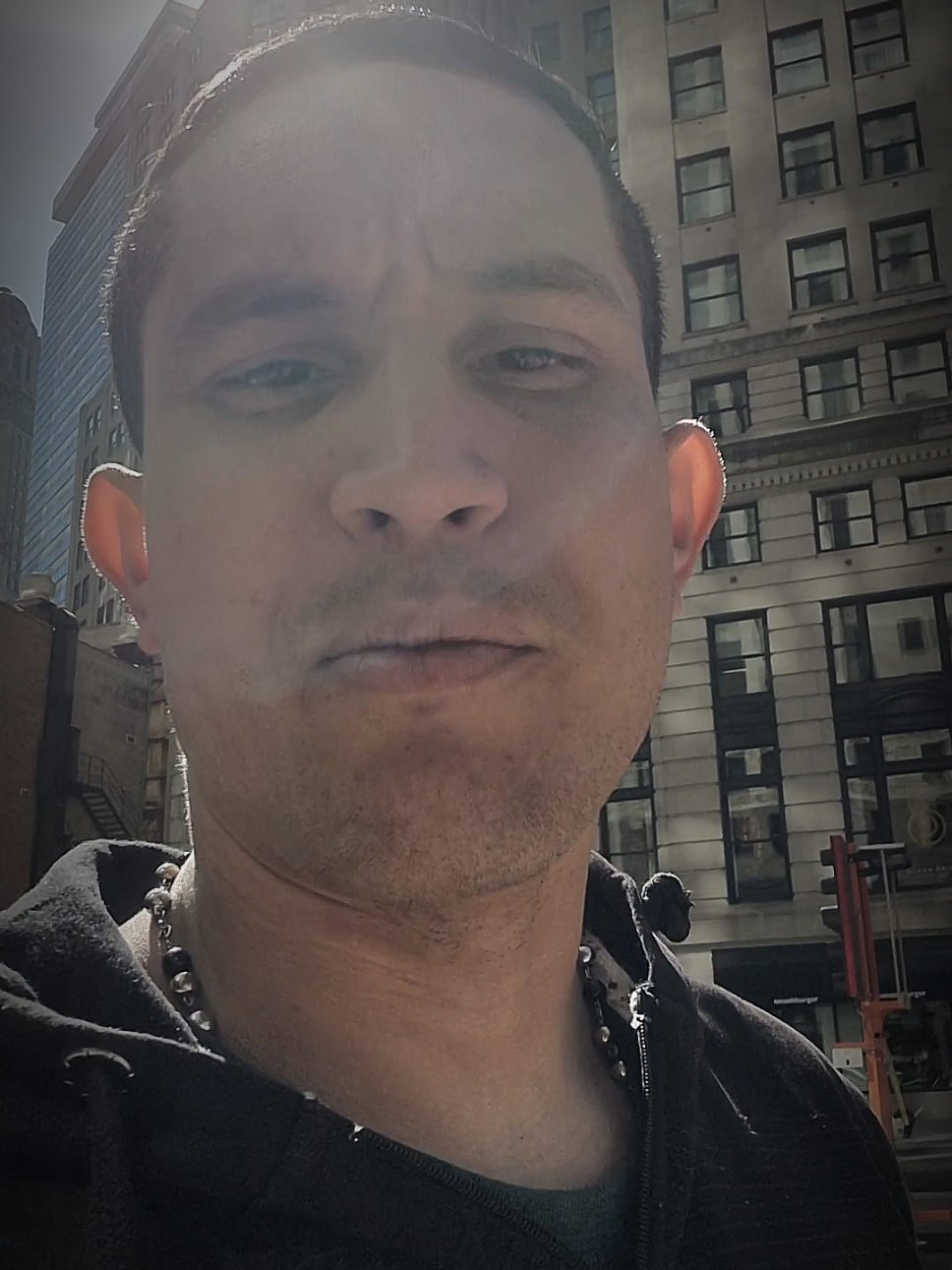 @Luismgba
