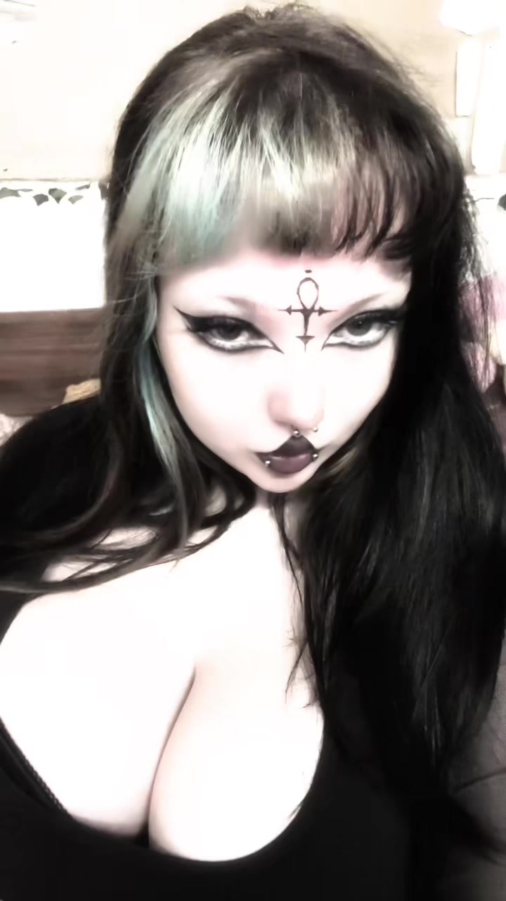 @sad doll