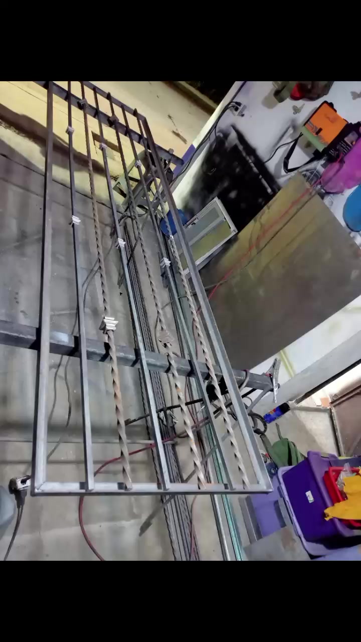 @tombydete