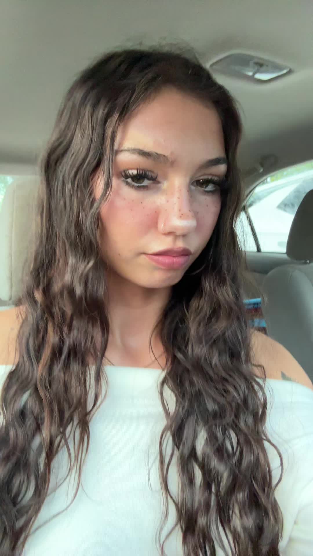 @adelina