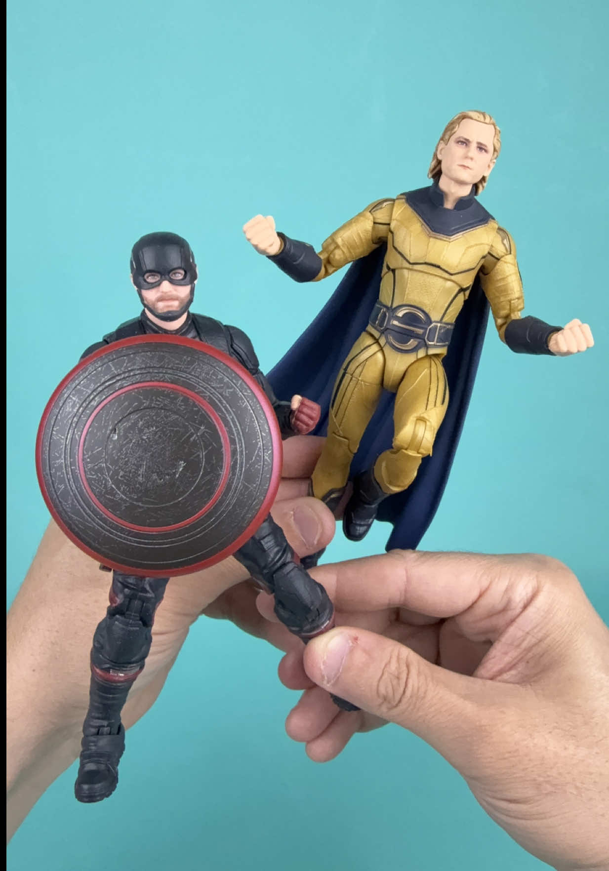 @Comics, Toys & Travels