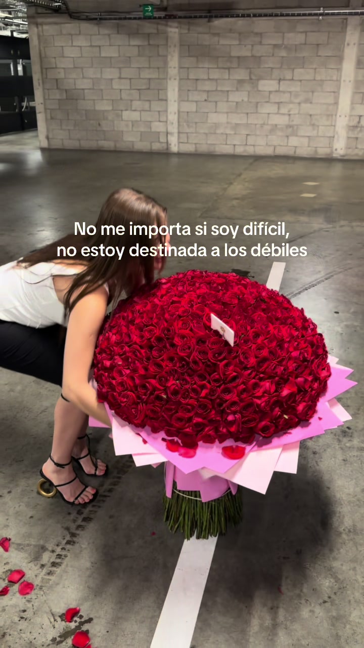@Samyca_