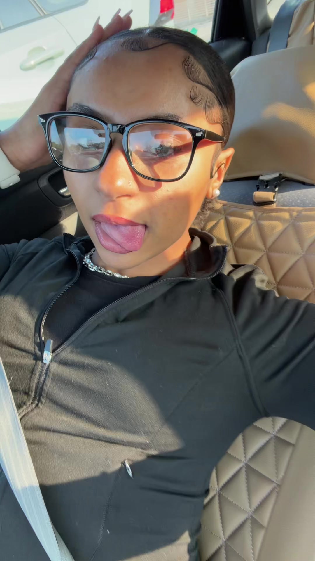 @0nlynylaa