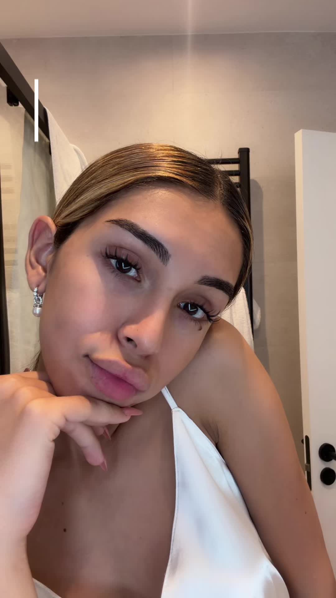 @leilacannno