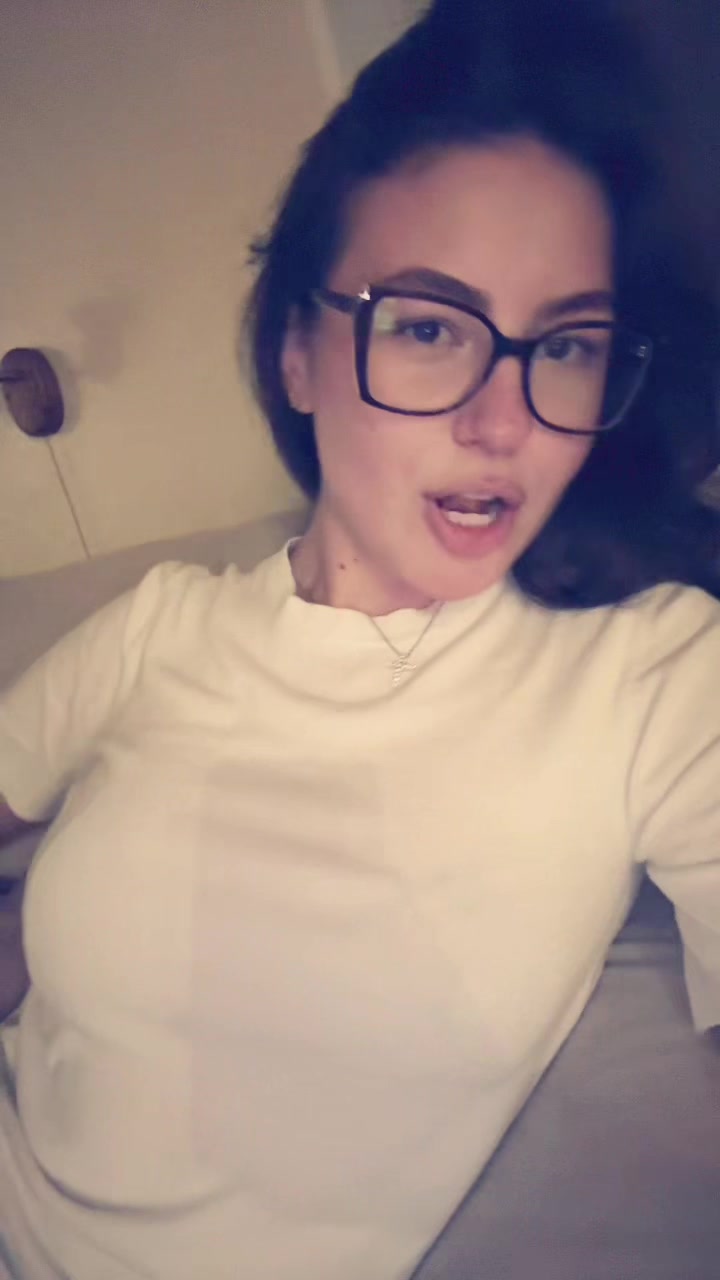 @🦅