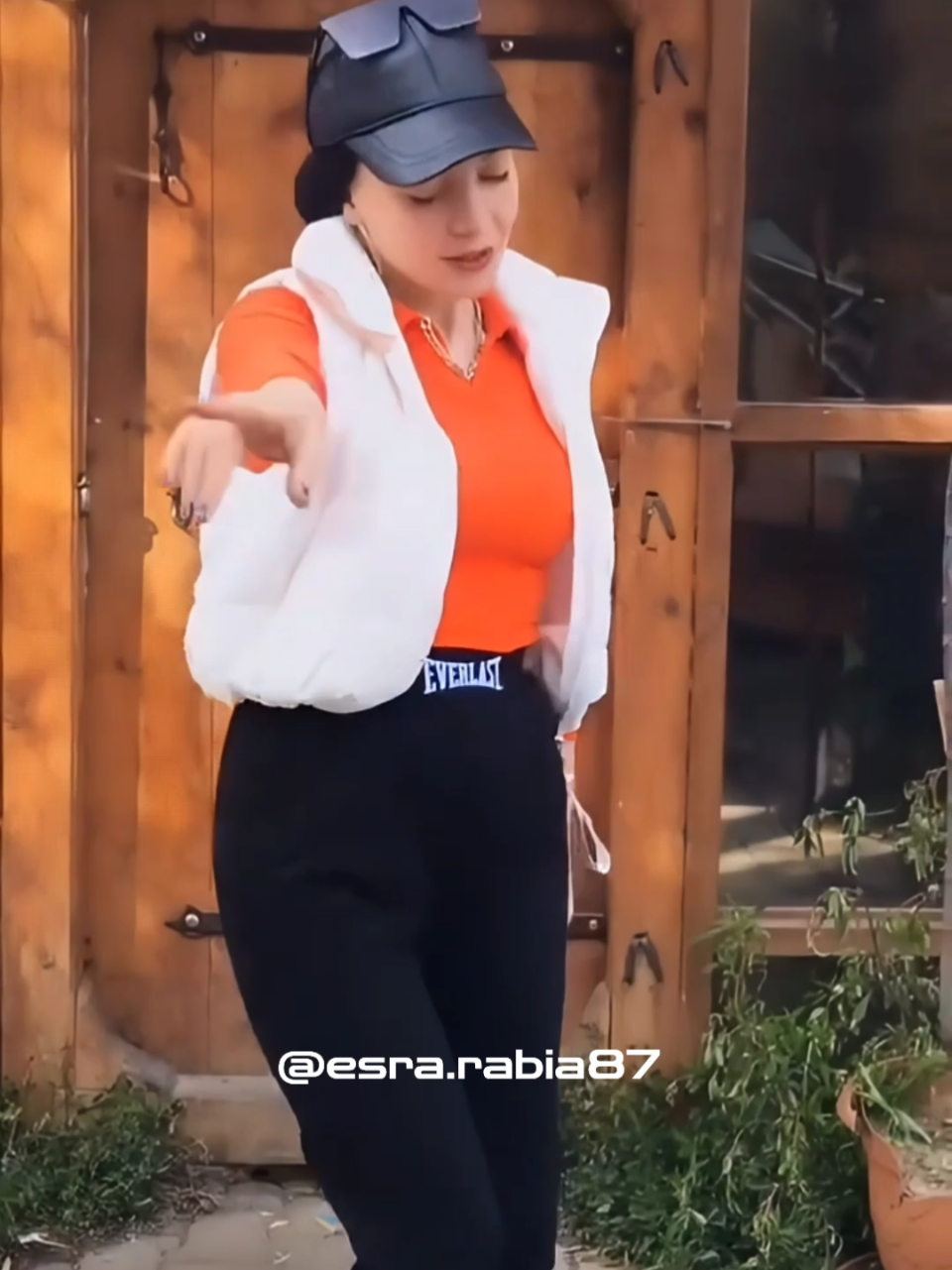 @Esra Rabia