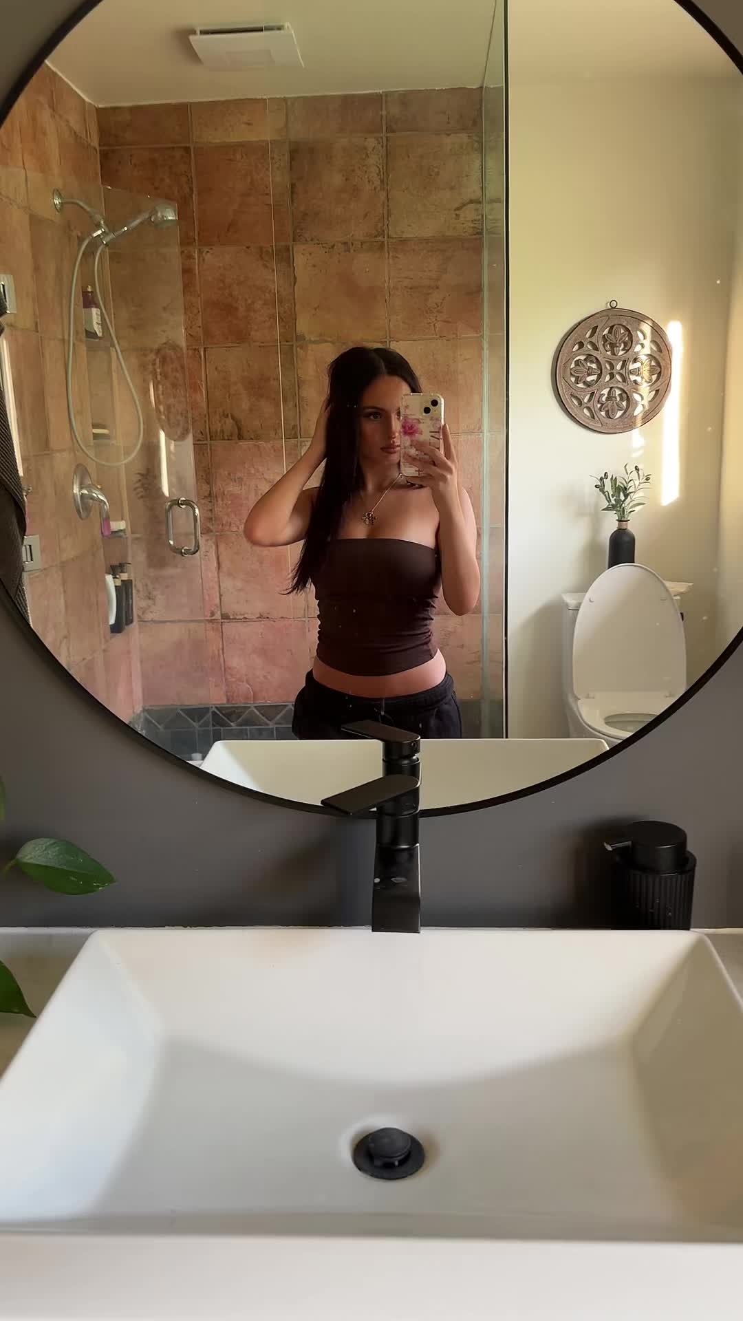 @𝓜𝓲𝓪 𝓜𝓬𝓒𝓻𝓸𝓻𝔂 🌶️💫