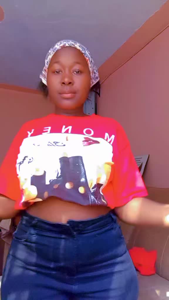 @itsyourgirlAmina