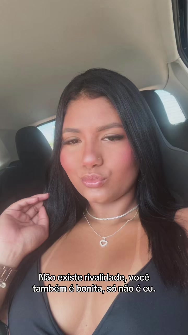 @kaylaniluiiza